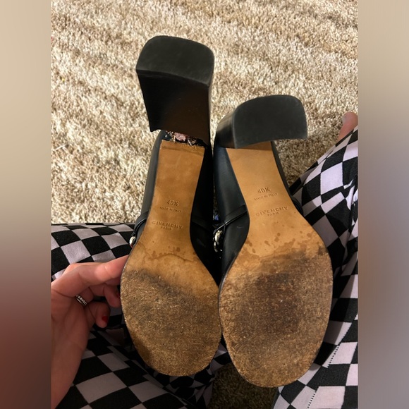 fixer opportunity Givenchy Chain Link Booties! - Picture 6 of 13